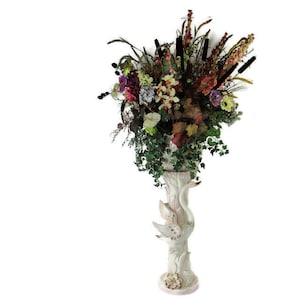 Italian Bassano Pedestal with Planter and  Flowers Italy Marked Lovely Porcelain large Swan Gorgeous