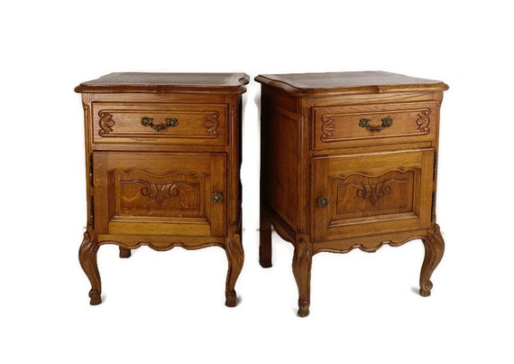 Robust Louis XV Provincial Bureau in Oak Robust Louis XV Provincial Bureau in Oak