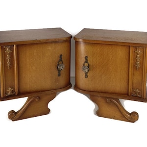 Pair Couple Vintage Nightstands End tables Mid Century Modern Wood Night stands Bedroom