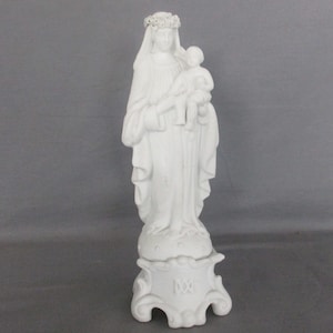Estatua de porcelana bisque antigua Virgen Nuestra Señora María Virgen con el Niño Jesús Flor Corona Guirnalda 8.26&quot;