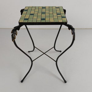 Petite table d'appoint vintage, support pour plante, carreaux de mosaïque, carreaux de mosaïque en fer forgé image 4