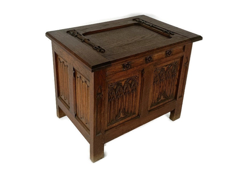 Lockable hope chest deals