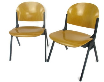 Par de cadeiras Castelli, cadeira de escritório italiana, design Giancarlo Piretti para Anonima Castelli, assentos de madeira muito raros