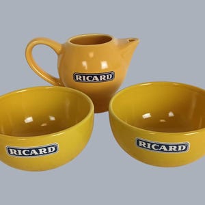 Deux ramequins jaunes Ricard, 1 pot en céramique, France, authentiques, apéritifs, pastis vintage