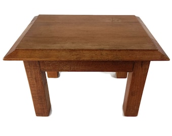 Petite table d'appoint en bois avec repose-pieds de style grange, guéridon pour plante, guéridon vintage