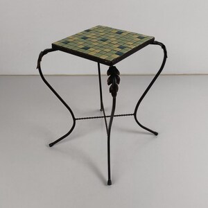 Petite table d'appoint vintage, support pour plante, carreaux de mosaïque, carreaux de mosaïque en fer forgé image 2