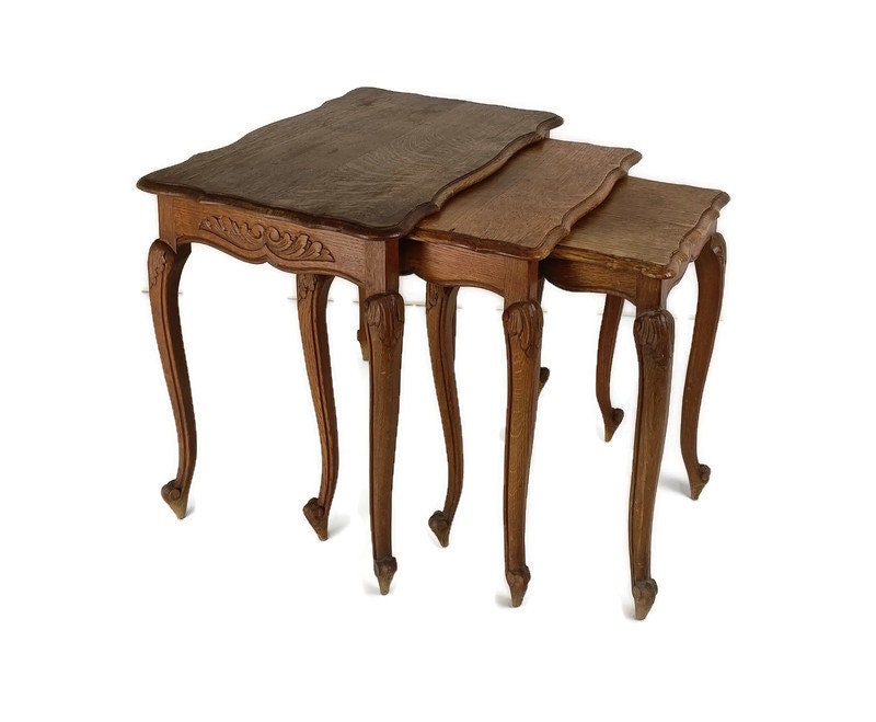 ensemble de 3 tables gigognes en bois style louis xv moderniste grange ornée du milieu siècle