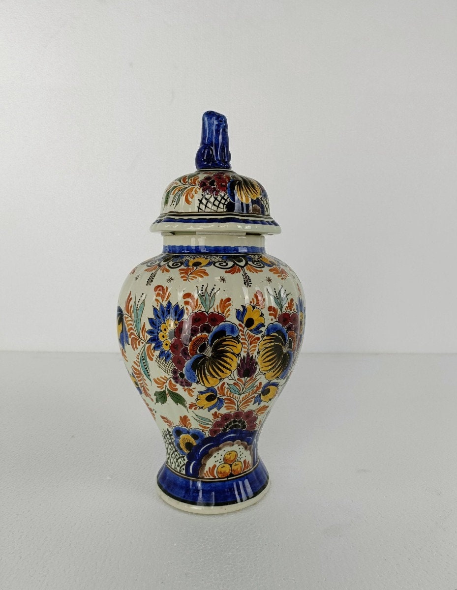 デルフトブルー ジンジャー；ロイヤルスフィンクスのフ−ドック壷、花