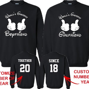 Sudaderas de cuello redondo a juego para parejas Los mejores novios y novias del mundo Juntos desde la parte posterior Fecha Números Parte delantera Parte trasera Sudaderas de pareja a juego