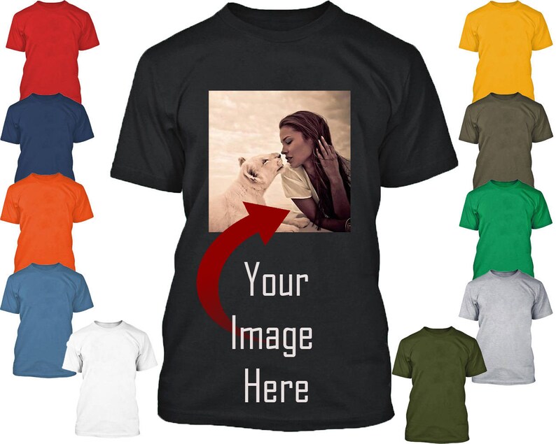 Puede incluir: Camiseta negra con un rect&aacute;ngulo blanco en el centro. El rect&aacute;ngulo contiene una foto de una mujer y un perro. El texto "Your Image Here" est&aacute; debajo de la foto.