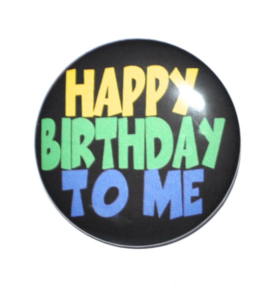 Đây là viên nút sinh nhật độc đáo để làm ngày sinh nhật của bạn trở nên thật đặc biệt! Nhấn nút này và chúc mừng sinh nhật bạn bè, người thân bằng cách khơi nguồn niềm vui và hạnh phúc đến mọi người.