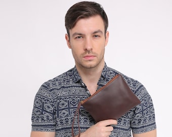 Donkerbruine leren clutch, avondtasje met batikvoering