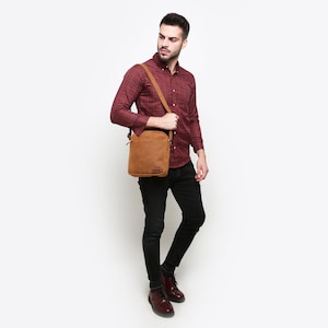 Sac messager en cuir pour homme, moyen sac à bandoulière unisexe pour homme, sac en cuir vintage Crazy Horse beige camel marron clair