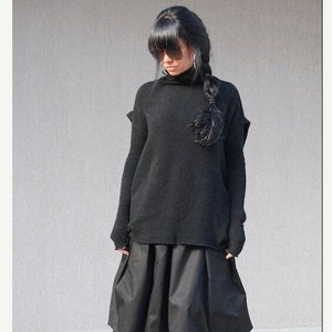 Black Plus Size Grunge Sweater with Extra Long Sleeves, Assymetrical Sherpa Collared Sweater