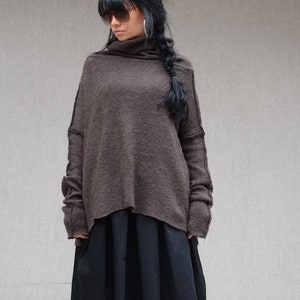 Brown Oversized Baggy Sweater with Extra Long Sleeves, Plus Size Maternity Italian Sweater