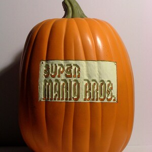 SUPER MARIO BROS. Mario Jumping Hand-Carved Foam Pumpkin 12 image 3