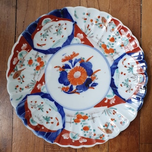 Japanese Arita plate marked Yamatoku from the Meiji period