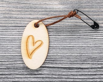Colgantes en forma de corazón de madera de álamo como etiquetas, 10 unidades, 8201