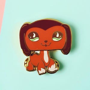 Coquette Bobble head LPS Dachshund Savannah #675 dog gold hard enamel pin for ita bag / Retro nostalgia