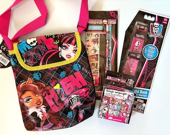 モンスターハイ　リュック Monsterhigh Amazon.com | AI ACCESSORY INNOVATIONS Monster High 4 Piece