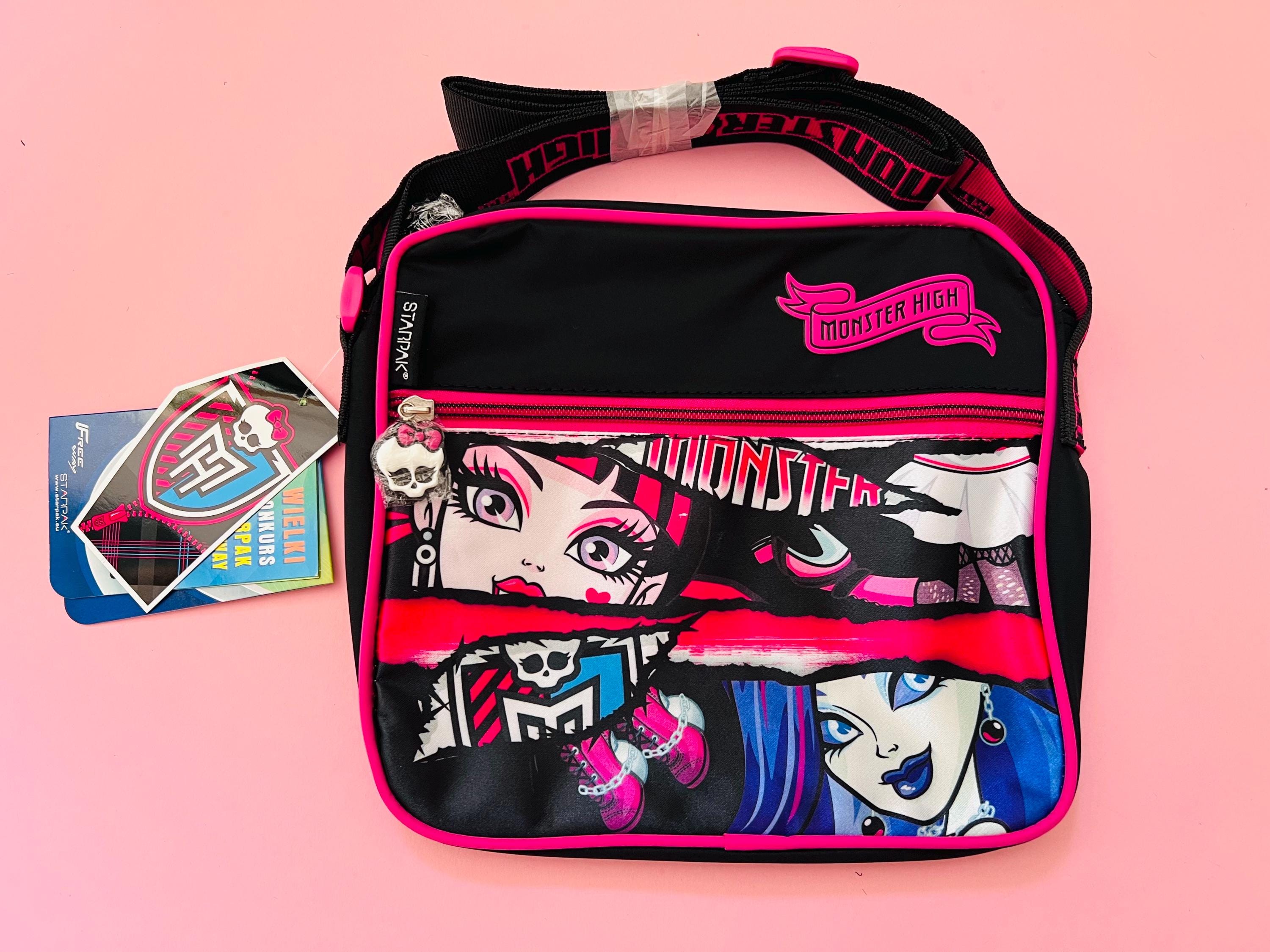 新品未使用MONSTER HIGHリュック il_fullxfull.6253021118_ir21.jpg