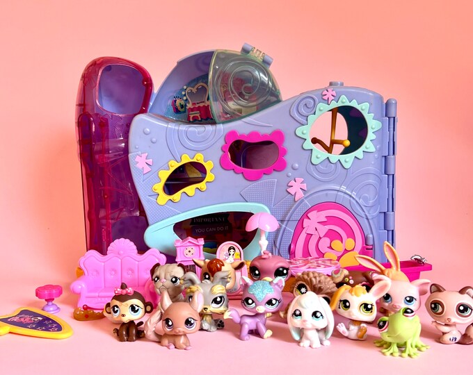 Littlest Pet Shop Authentic LPS Daycare Center House Playset With 15