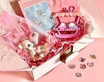 LPS Gift box: Baby cutest pets shaker keychain/standee + blind bag phone charm and mystery bag of 3 random Littlest Pet Shop figures