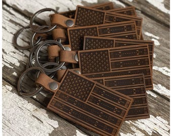 Airplane Flag Distressed Leather Keychain: Genuine Leather Luggage Tag and Personalized Gift for Pilot, Crew, or Traveler