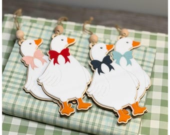 Personalized Goose Ornament with Bow: Christmas Keepsake Gift for Goose Lovers & Collectors