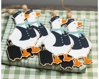 Flight Attendant Goose Ornament: Aviation Christmas Gift for Flight Crew & Travel Lovers