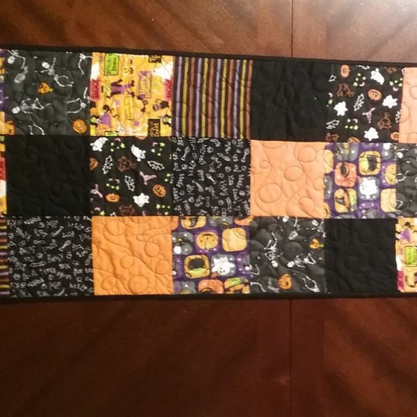 Halloween Table Runner, Black and Orange, Reversible Table Topper, Holiday Home Decor, Quiltsy Handmade, Texas Friends Team, Free Shipping