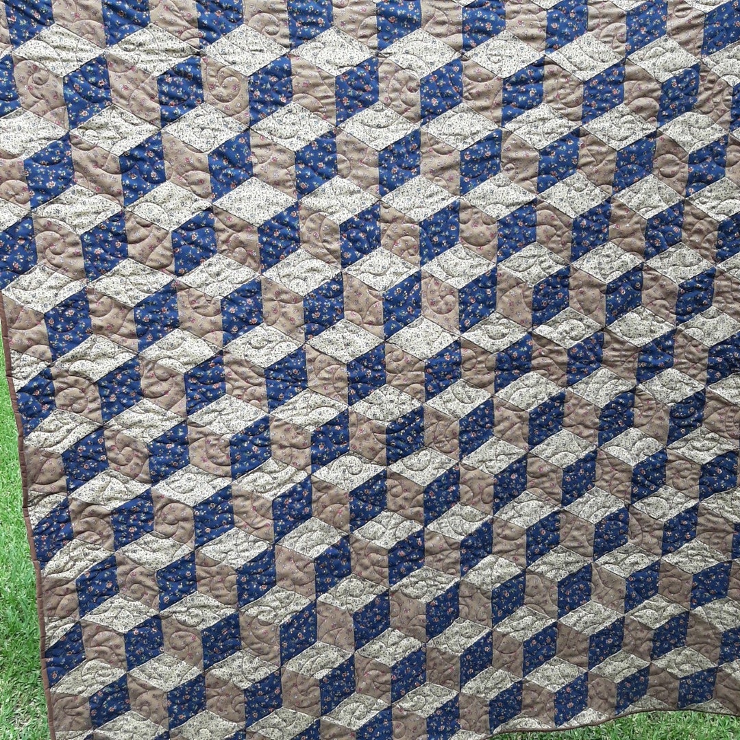 Reproduction Fabrics Tumbling Blocks Quilted Lap Rug, Vintage-look ...
