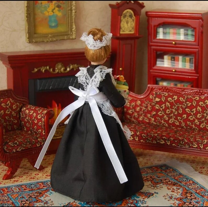 1 12 dollhouse dolls