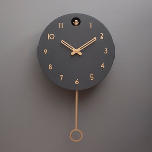 Kuckucksuhr - Anthrazit mit Messing lackierten Zusätzen - Handgemacht - Modernes Design (GSY01ANPBR)