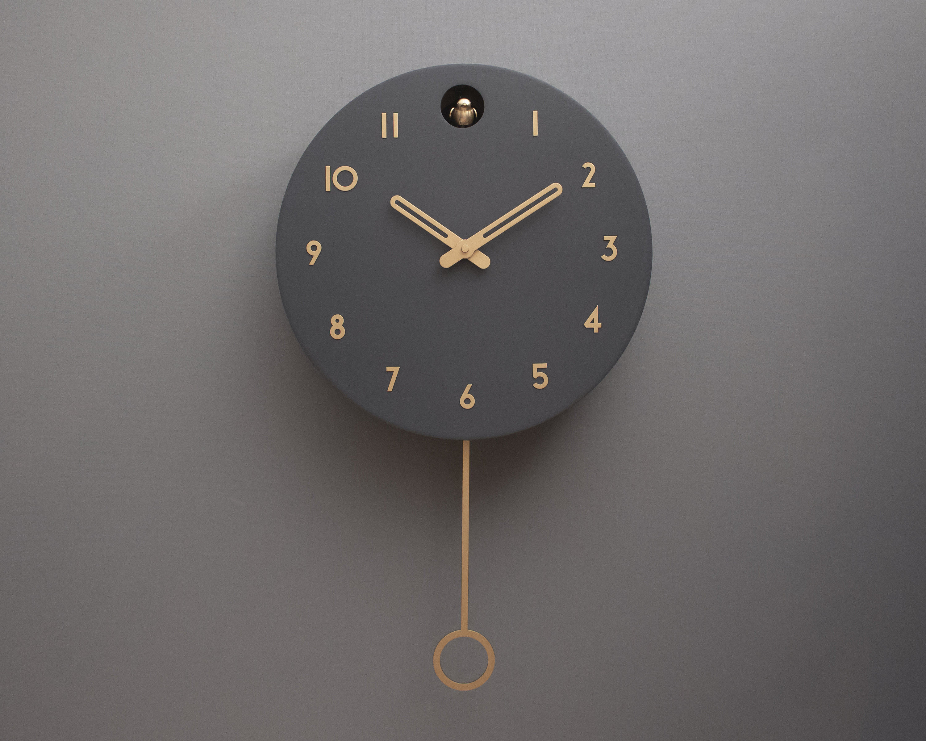 Kuckucksuhr - Anthrazit mit Messing lackierten Zusätzen - Handgemacht - Modernes Design (GSY01ANPBR)