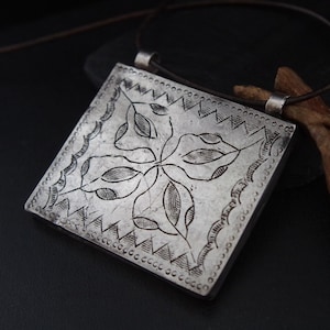 NUBIAN MYSTERY *** rare and unusal ethnic silver box amulet pendant, handmade, Nubia, Egypt, East Africa, floral, tribal, unisex, man, boho