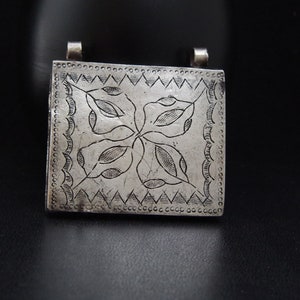 NUBIAN MYSTERY *** rare and unusal ethnic silver box amulet pendant, handmade, Nubia, Egypt, East Africa, floral, tribal, unisex, man, boho