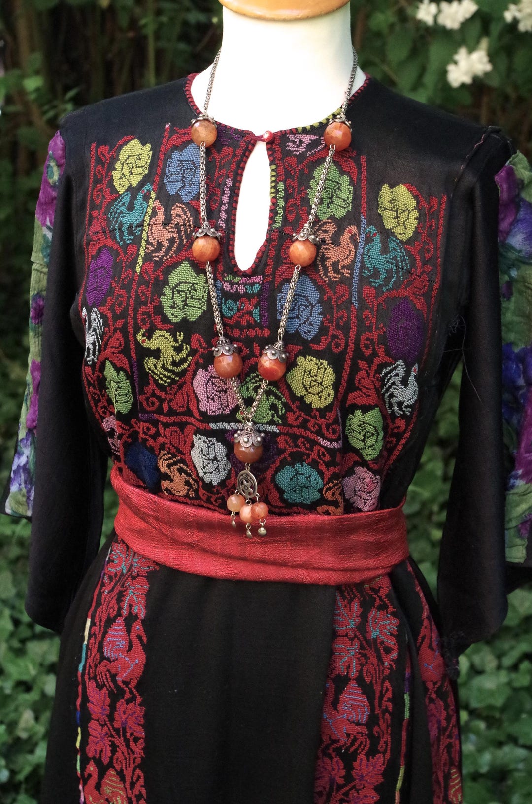 Palestinian Roses ROSES FROM PALESTINE*** Vintage Palestinian Ethnic Dress, Thobe ...
