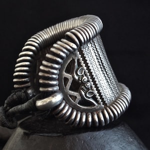LOVE BIRDS solid, rare, old, flexible tribal Indian silver bazuband, Rajasthan bracelet, cuff, Jaisalmer, Thar, India, ethnic, Boho, men