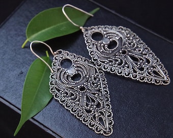 HOJAS DE PLATA DELICADAS *** Pendientes étnicos de plata Bali Vintage grandes y elegantes, hechos a mano, granulados, boho, plata alta, Haute Hippie, Asia