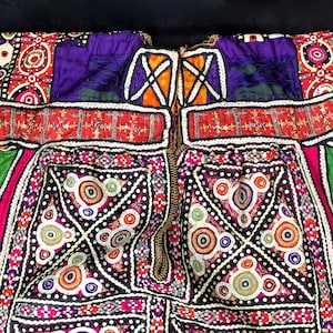 CHOLA BRIDAL TUNIC richly hand-embroidered, colorful ethnic dress, Sindh, Pakistan, wedding, ethnic, Boho, collector, small size, mid-20C