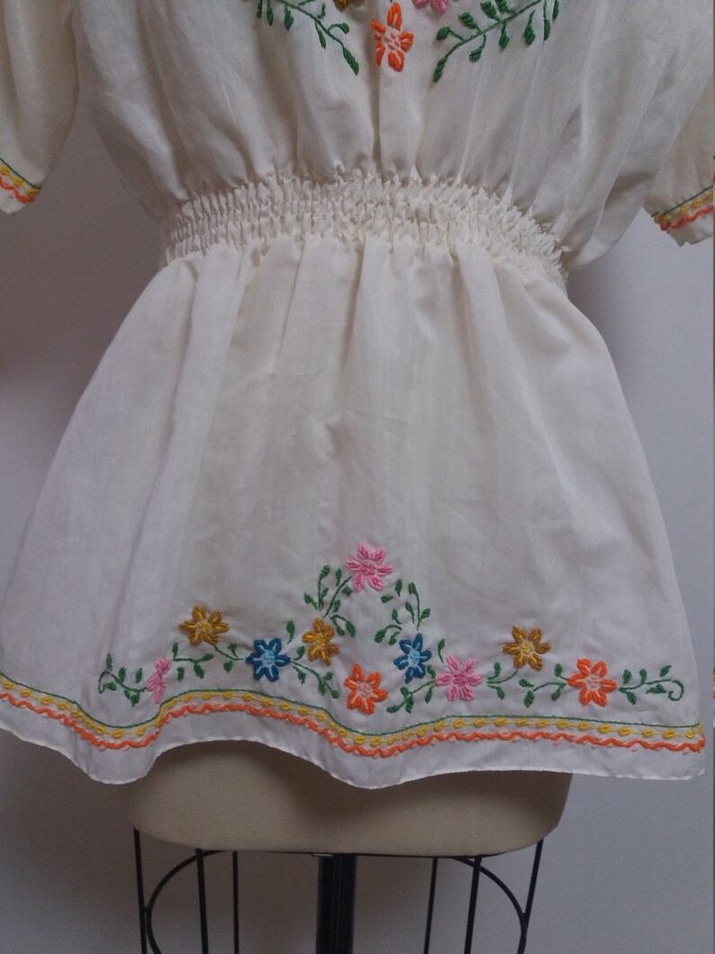 Vintage white rainbow embroidered floral pattern 60s 1960s crop top shirt blouse