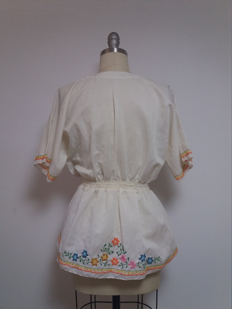 Vintage white rainbow embroidered floral pattern 60s 1960s crop top shirt blouse