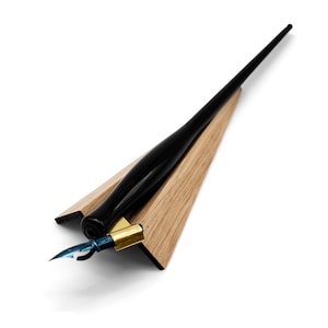 Oru Pen Rest – Minimalist Wooden Pen Holder, Desk Accessory for Writers and Artists