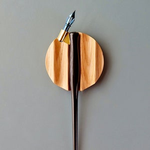 Tani Wooden Pen Rest – Handcrafted Pen Holder for Fountain Pens, Dip Pens & Calligraphy Tools – Minimalist Desk Accessory