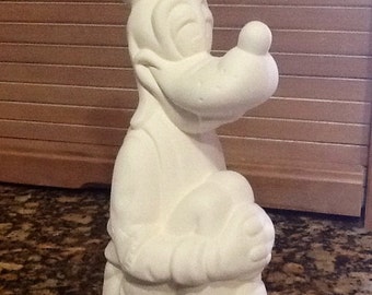Figura de cerámica de Goofy Disney lista para pintar de 23 cm de alto.