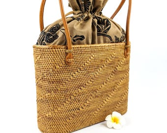 【新品未使用タグ付き】room306 Braid Rattan Tote Bag Medium Rattan Tote Bag With Batik Lining & Drawstring