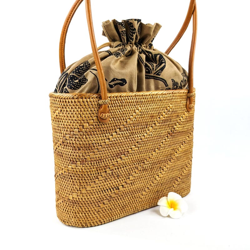 Straw Net Tote Bag