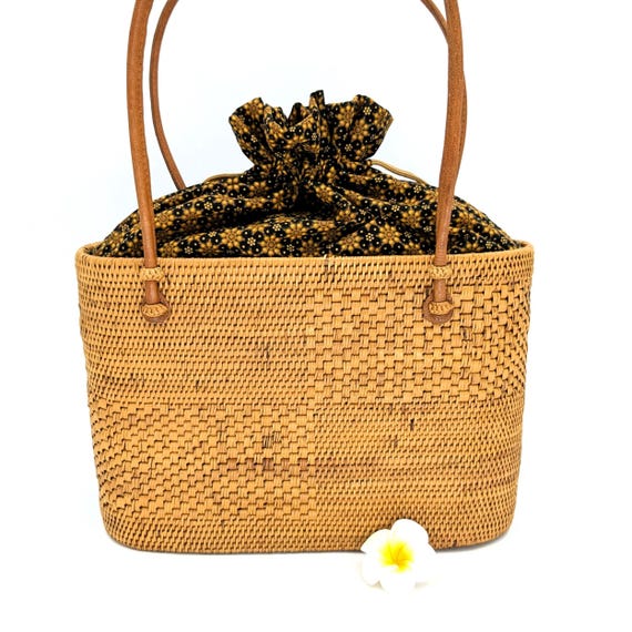 【新品未使用タグ付き】room306 Braid Rattan Tote Bag 新品未使用タグ付き】room306 Braid Rattan Tote Bag - メルカリ