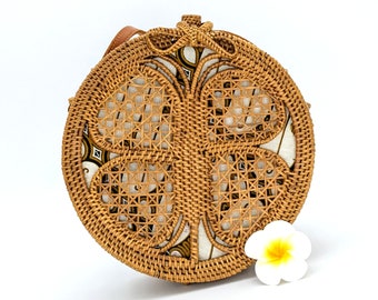 Woven Round Straw Crossbody Bag with A Butterfly Pattern, Handmade Summer Rattan Handbag, Stylish Butterfly Sling Bag for Women